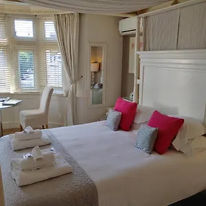 The House Boutique - In-room Breakfast - Free Parking 4* Bath